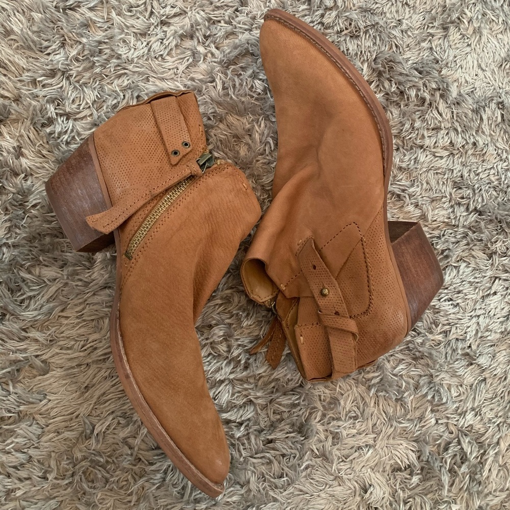 Dolce Vita Camel color western booties